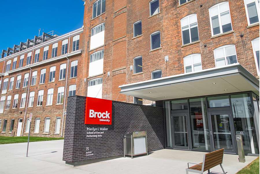Cơ hội nhận học bổng lên đến 16000 CAD của đại học Brock Canada